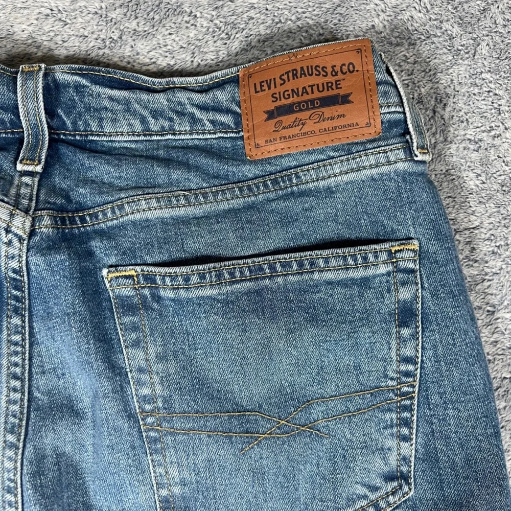 Levi Strauss Signature Gold Mens Straight Fit Medium Wash Jeans W32 L34 (32.5)